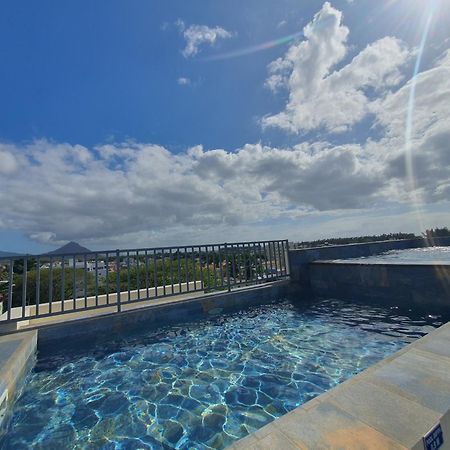 Luxury Retreat At Aqua Breeze Apartment, Flic En Flac Экстерьер фото